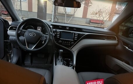 Toyota Camry, 2017 год, 2 250 000 рублей, 7 фотография