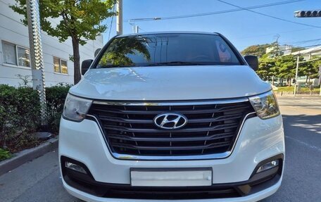 Hyundai Grand Starex Grand Starex I рестайлинг 2, 2021 год, 2 999 000 рублей, 3 фотография