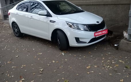 KIA Rio III рестайлинг, 2014 год, 850 000 рублей, 2 фотография