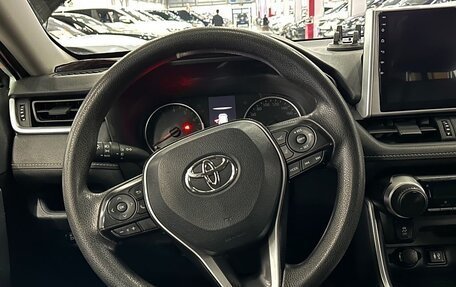 Toyota RAV4, 2020 год, 2 700 000 рублей, 11 фотография