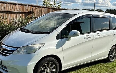 Honda Freed I, 2013 год, 1 200 000 рублей, 10 фотография