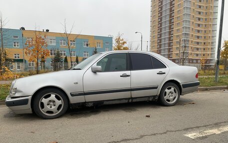 Mercedes-Benz E-Класс, 1998 год, 265 000 рублей, 4 фотография