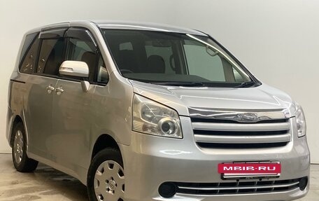 Toyota Noah III, 2008 год, 1 250 000 рублей, 4 фотография