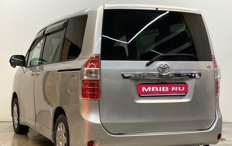 Toyota Noah III, 2008 год, 1 250 000 рублей, 8 фотография