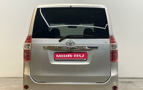 Toyota Noah III, 2008 год, 1 250 000 рублей, 7 фотография