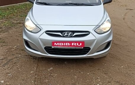 Hyundai Solaris II рестайлинг, 2013 год, 670 000 рублей, 2 фотография