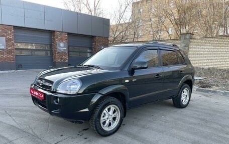 Hyundai Tucson III, 2006 год, 990 000 рублей, 1 фотография