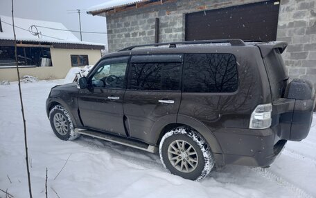 Mitsubishi Pajero IV, 2017 год, 3 700 000 рублей, 9 фотография