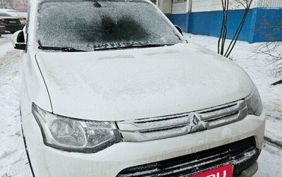 Mitsubishi Outlander III рестайлинг 3, 2014 год, 1 343 000 рублей, 1 фотография