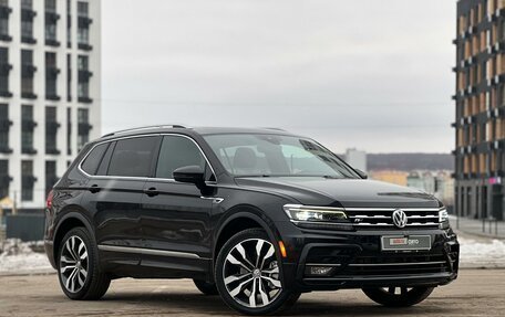 Volkswagen Tiguan II, 2019 год, 2 800 000 рублей, 4 фотография