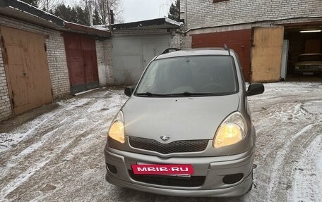 Toyota Yaris Verso, 2003 год, 499 999 рублей, 2 фотография