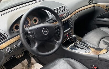 Mercedes-Benz E-Класс, 2005 год, 985 000 рублей, 6 фотография