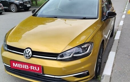 Volkswagen Golf VII, 2017 год, 1 990 000 рублей, 1 фотография