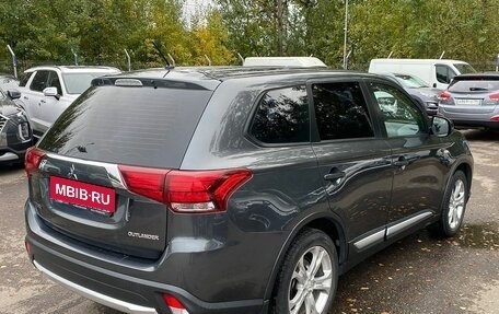 Mitsubishi Outlander III рестайлинг 3, 2015 год, 1 380 000 рублей, 4 фотография