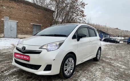 Toyota Ractis II, 2011 год, 750 000 рублей, 1 фотография