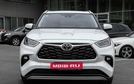 Toyota Highlander, 2024 год, 7 690 000 рублей, 2 фотография