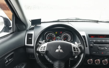 Mitsubishi Outlander III рестайлинг 3, 2010 год, 1 200 000 рублей, 9 фотография