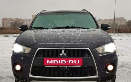 Mitsubishi Outlander III рестайлинг 3, 2010 год, 1 200 000 рублей, 2 фотография