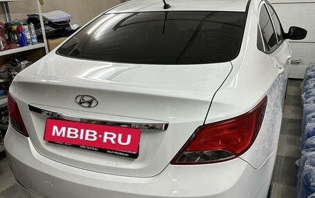 Hyundai Solaris II рестайлинг, 2015 год, 950 000 рублей, 1 фотография