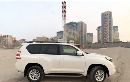 Toyota Land Cruiser Prado 150 рестайлинг 2, 2017 год, 4 490 000 рублей, 5 фотография