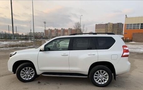 Toyota Land Cruiser Prado 150 рестайлинг 2, 2017 год, 4 490 000 рублей, 6 фотография