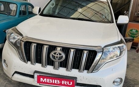 Toyota Land Cruiser Prado 150 рестайлинг 2, 2017 год, 4 490 000 рублей, 13 фотография