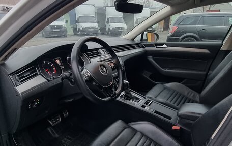 Volkswagen Passat B8 рестайлинг, 2016 год, 1 895 000 рублей, 17 фотография