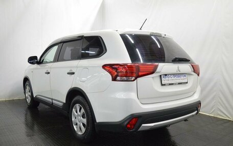 Mitsubishi Outlander III рестайлинг 3, 2016 год, 1 635 000 рублей, 7 фотография