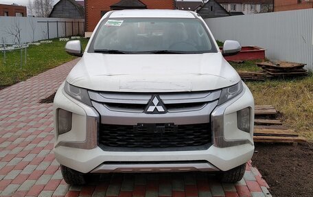 Mitsubishi L200 IV рестайлинг, 2022 год, 4 800 000 рублей, 4 фотография