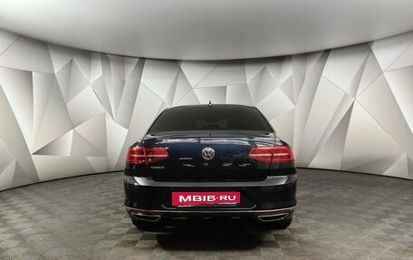 Volkswagen Passat B8 рестайлинг, 2018 год, 2 830 000 рублей, 8 фотография