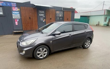 Hyundai Solaris II рестайлинг, 2012 год, 680 000 рублей, 1 фотография