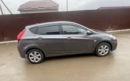 Hyundai Solaris II рестайлинг, 2012 год, 680 000 рублей, 5 фотография