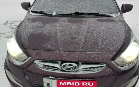 Hyundai Solaris II рестайлинг, 2012 год, 720 000 рублей, 2 фотография