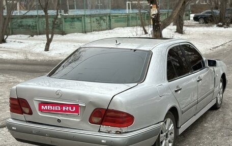 Mercedes-Benz E-Класс, 1998 год, 289 000 рублей, 3 фотография