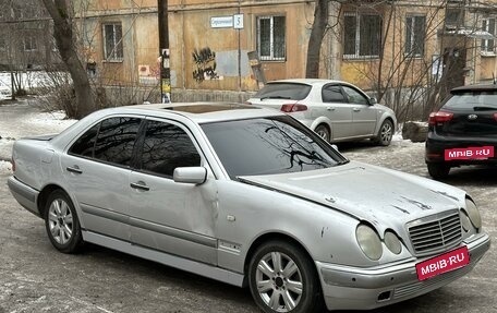 Mercedes-Benz E-Класс, 1998 год, 289 000 рублей, 2 фотография