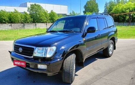 Toyota Land Cruiser 100 рестайлинг 2, 2003 год, 1 750 000 рублей, 1 фотография