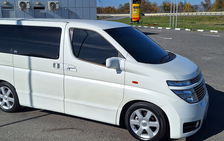 Nissan Elgrand III, 2002 год, 700 000 рублей, 2 фотография