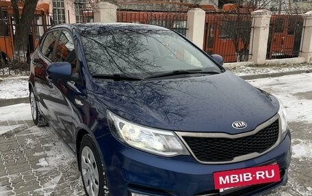 KIA Rio III рестайлинг, 2017 год, 1 000 000 рублей, 3 фотография