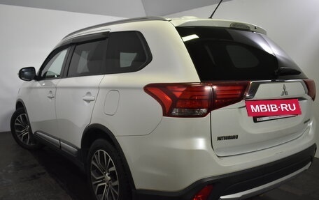 Mitsubishi Outlander III рестайлинг 3, 2016 год, 1 249 000 рублей, 4 фотография