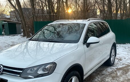 Volkswagen Touareg III, 2012 год, 2 300 000 рублей, 2 фотография