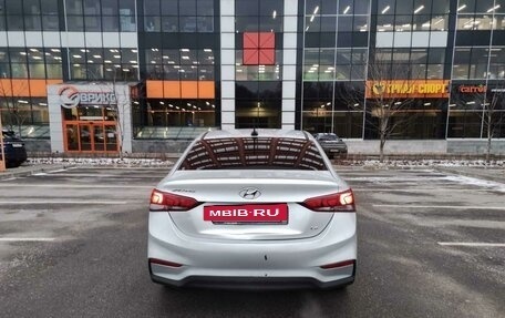 Hyundai Solaris II рестайлинг, 2017 год, 870 000 рублей, 3 фотография