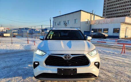 Toyota Highlander, 2024 год, 6 400 000 рублей, 5 фотография