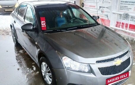 Chevrolet Cruze II, 2011 год, 650 000 рублей, 2 фотография