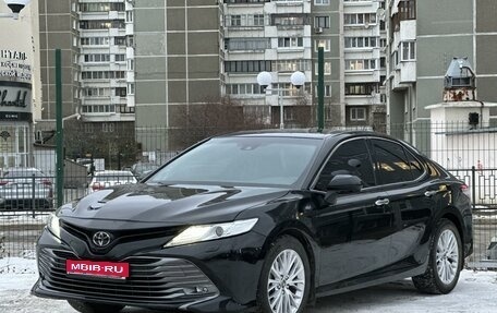 Toyota Camry, 2018 год, 2 800 000 рублей, 1 фотография