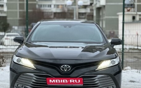 Toyota Camry, 2018 год, 2 800 000 рублей, 8 фотография