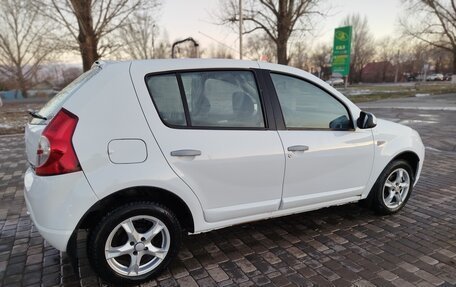 Renault Logan I, 2010 год, 589 000 рублей, 4 фотография