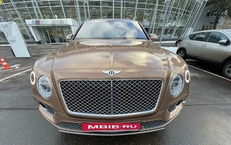 Bentley Bentayga I, 2016 год, 13 300 000 рублей, 24 фотография