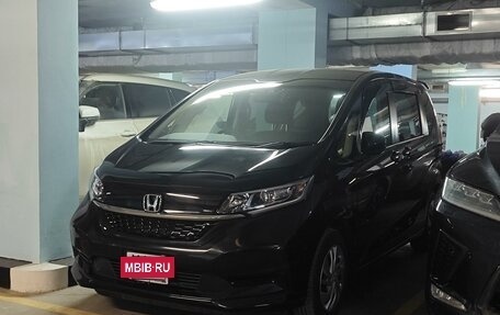 Honda Freed II, 2020 год, 2 300 000 рублей, 39 фотография