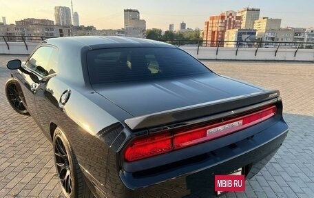 Dodge Challenger III рестайлинг 2, 2011 год, 4 200 000 рублей, 4 фотография