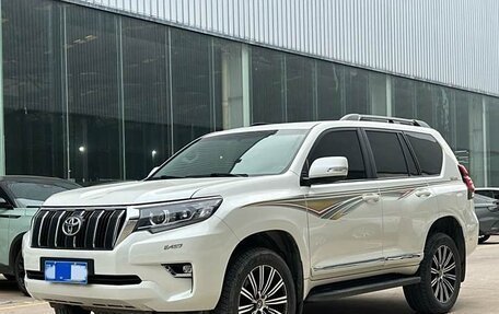 Toyota Land Cruiser Prado 150 рестайлинг 2, 2020 год, 4 985 000 рублей, 3 фотография